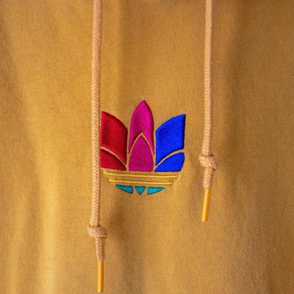 Adidas Original Yellow Trefoil Logo Hoodie - Picture 2 of 6